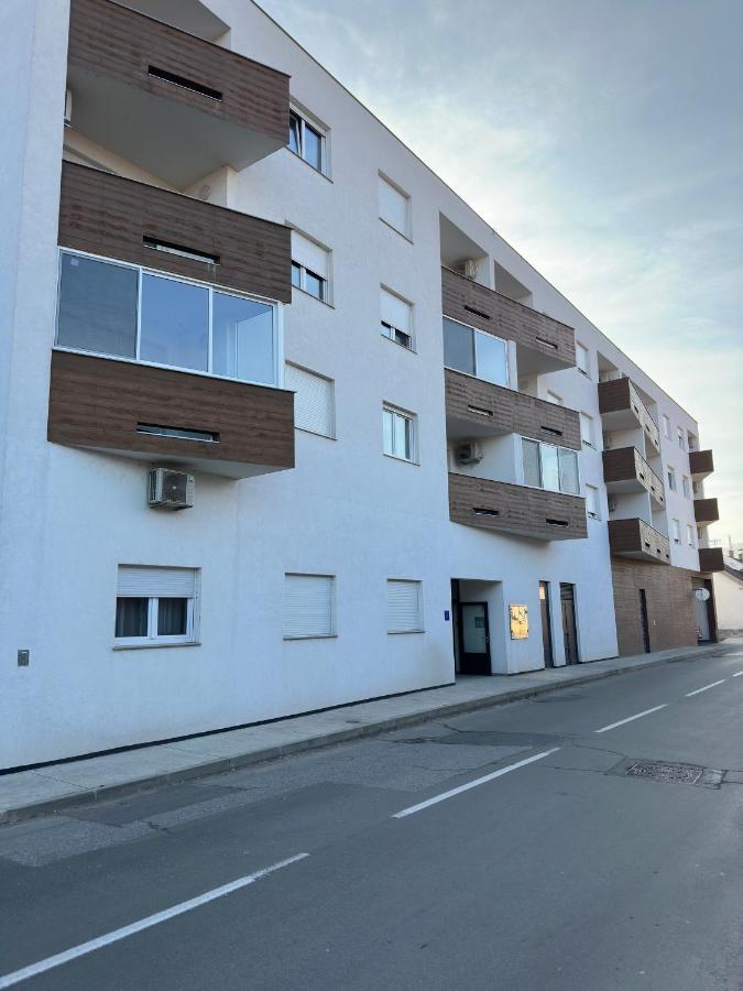 City Rent 1 Осиек Экстерьер фото